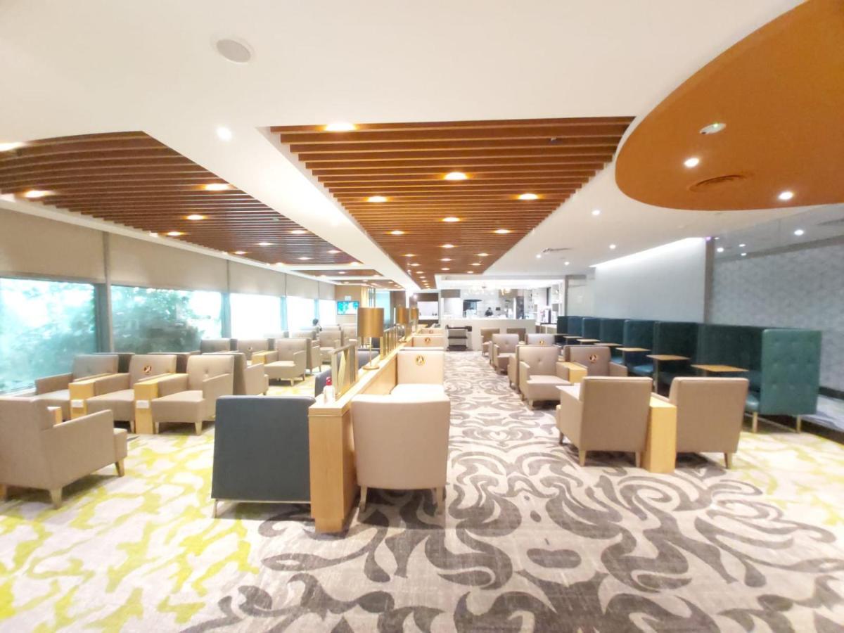 Ambassador Transit Lounge Terminal 2 Hotel Singapore Exterior photo
