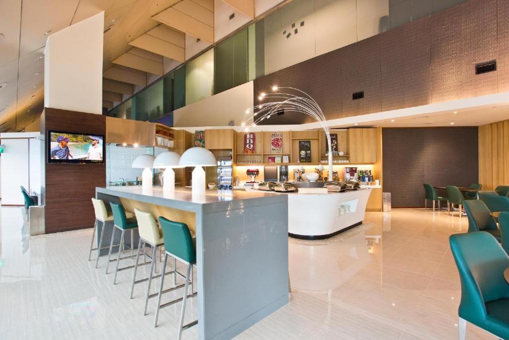 Ambassador Transit Lounge Terminal 2 Hotel Singapore Exterior photo